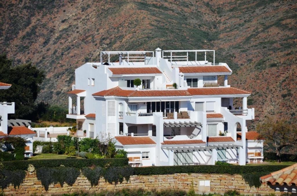 Penthouse Mit Privatem Jacuzzi In Marbella - La Mairena Apartment Ojén Екстериор снимка