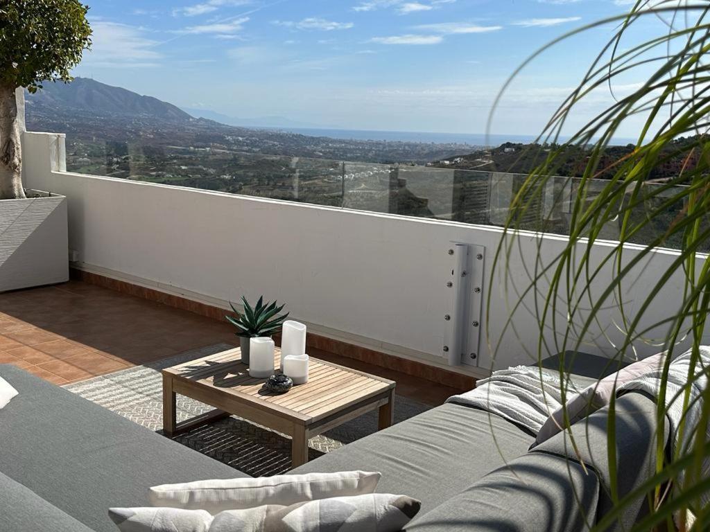 Penthouse Mit Privatem Jacuzzi In Marbella - La Mairena Apartment Ojén Екстериор снимка