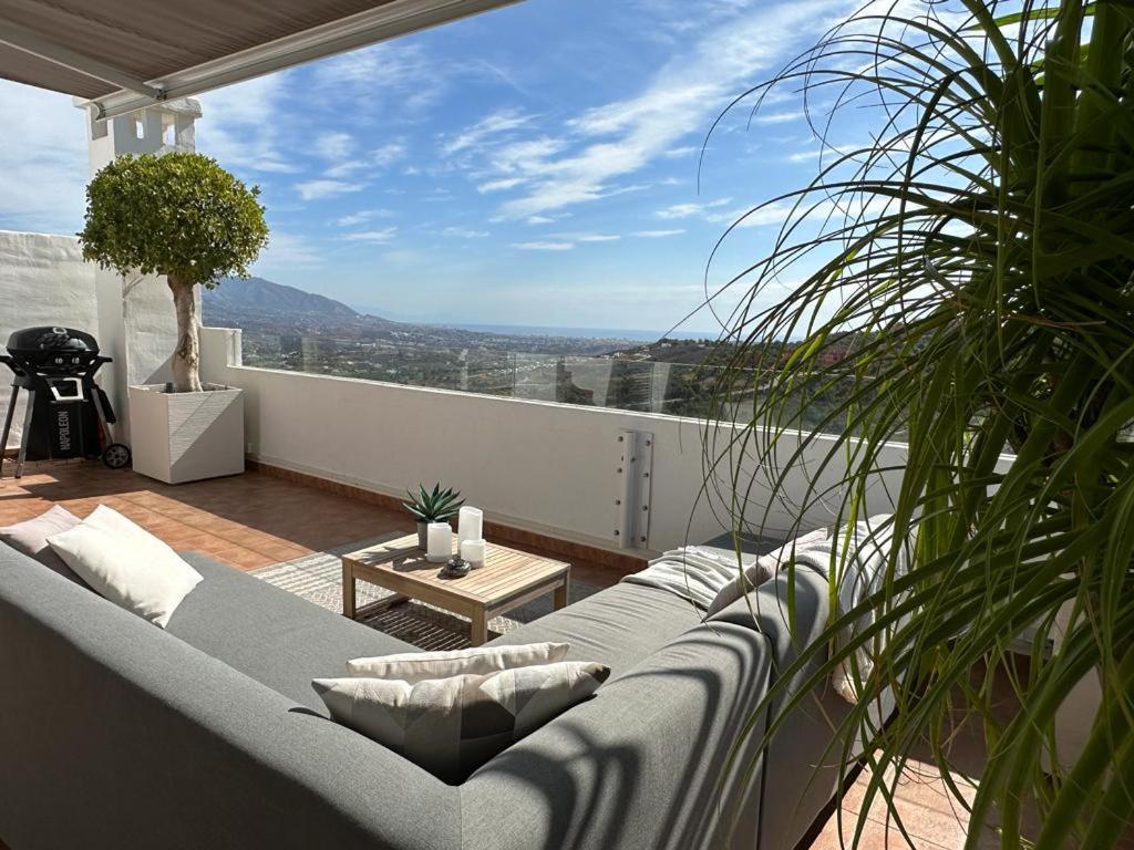 Penthouse Mit Privatem Jacuzzi In Marbella - La Mairena Apartment Ojén Екстериор снимка